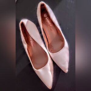 Crystal Quest Women's Cream Flats